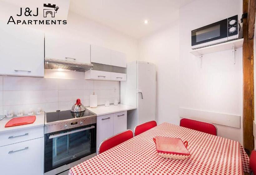 J&j Apartments łazienna 30 Pokoje Na Wynajem