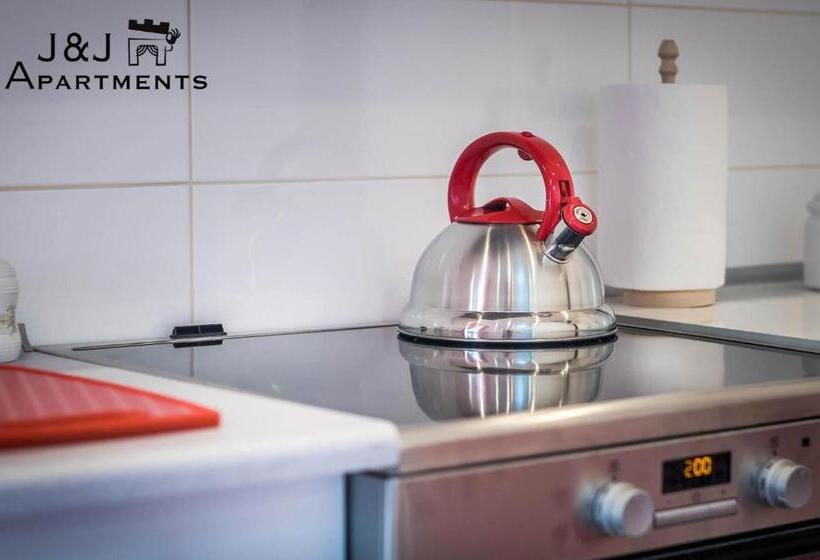 J&j Apartments łazienna 30 Pokoje Na Wynajem