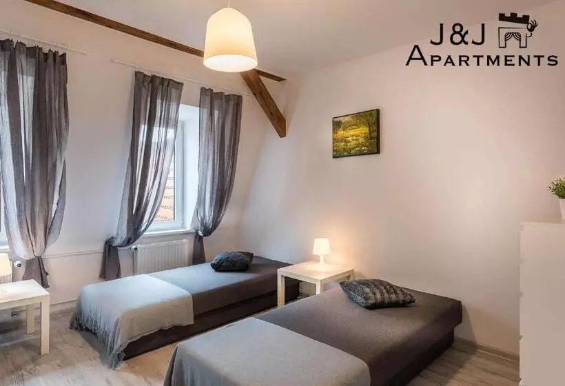 J&j Apartments łazienna 30 Pokoje Na Wynajem