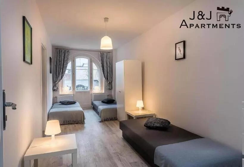 J&j Apartments łazienna 30 Pokoje Na Wynajem
