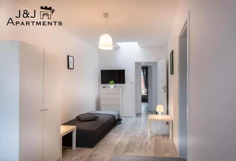 J&j Apartments łazienna 30 Pokoje Na Wynajem