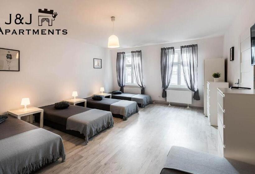 J&j Apartments łazienna 30 Pokoje Na Wynajem