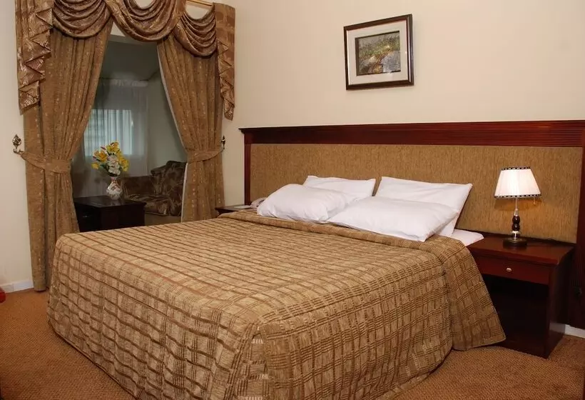 Al Bustan Hotels Flats