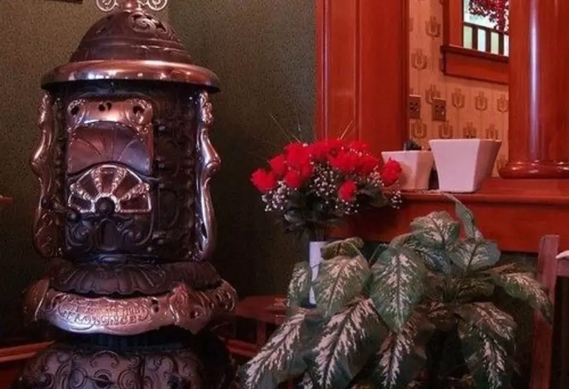 Alaska's Capital Inn Bed And Breakfast