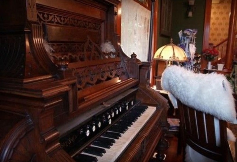 Alaska's Capital Inn Bed And Breakfast