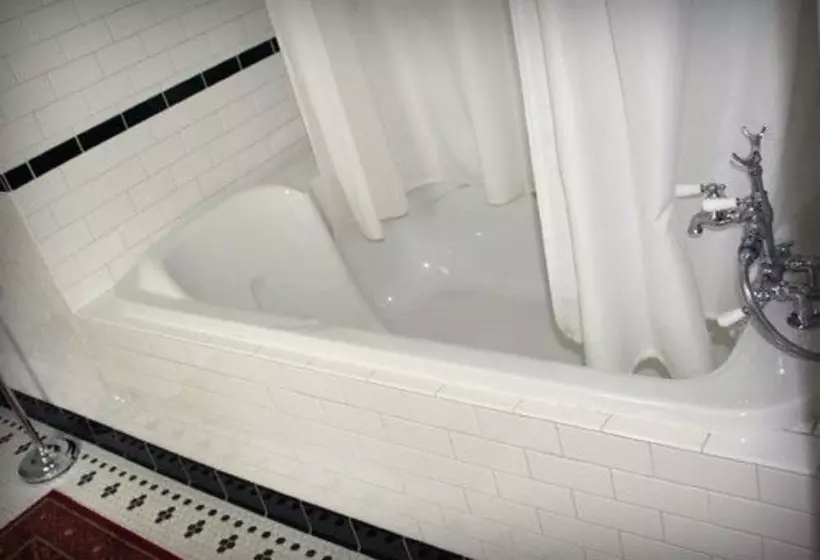 Alaska's Capital Inn Bed And Breakfast