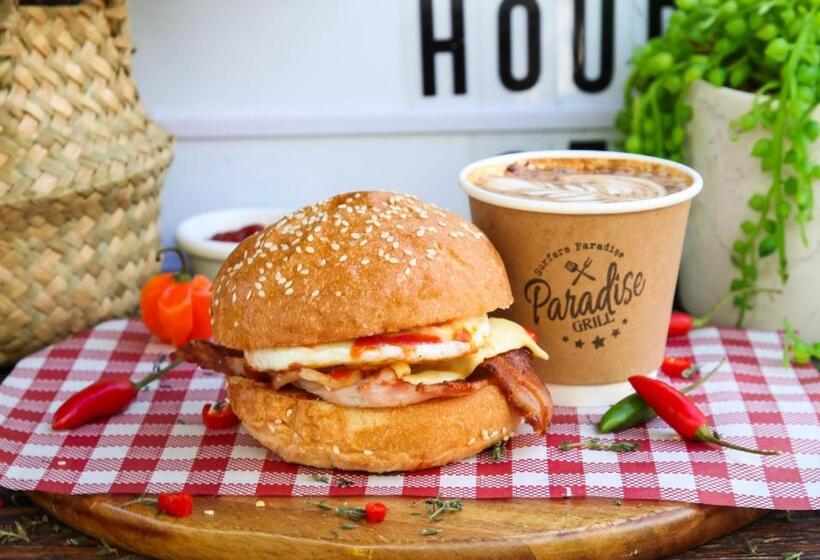 Backpackers In Paradise 18 35 Hostel