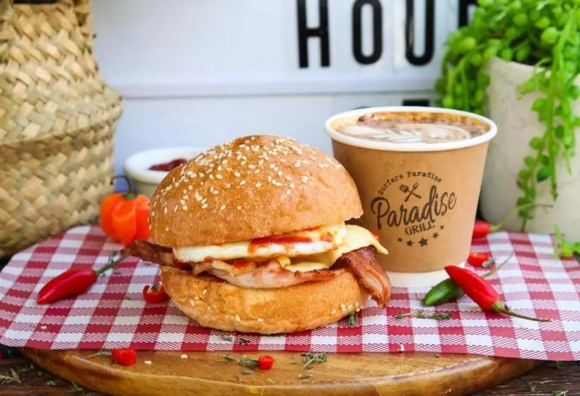 Backpackers In Paradise 18 35 Hostel