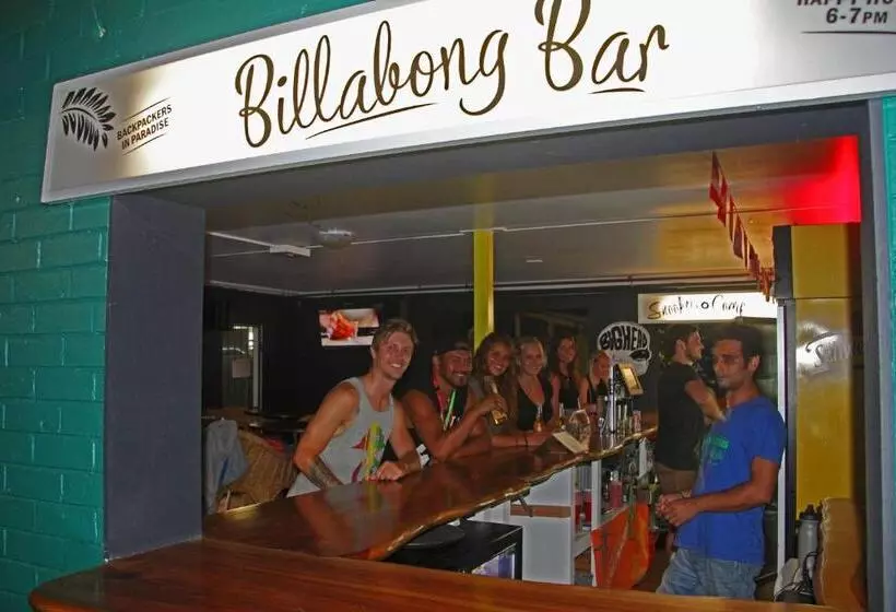 Backpackers In Paradise 18 35 Hostel