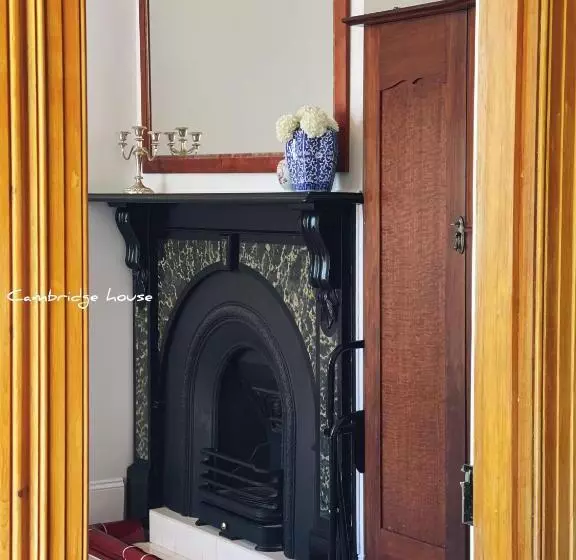 ベッドアンドブレックファースト Cambridge House