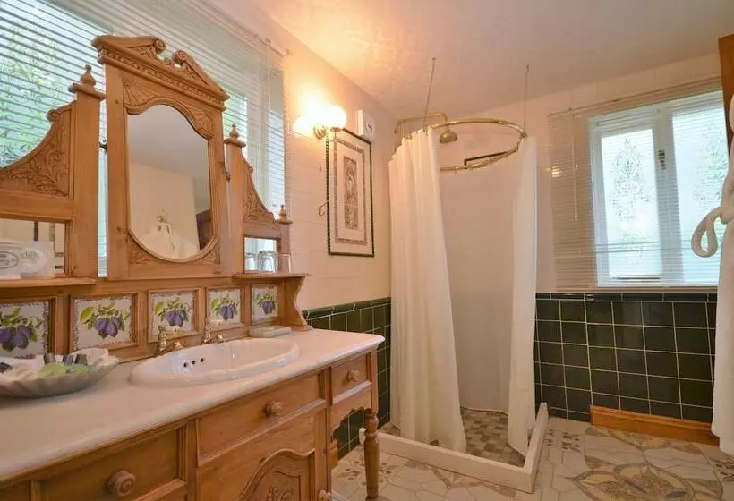 ベッドアンドブレックファースト Koala Cottage