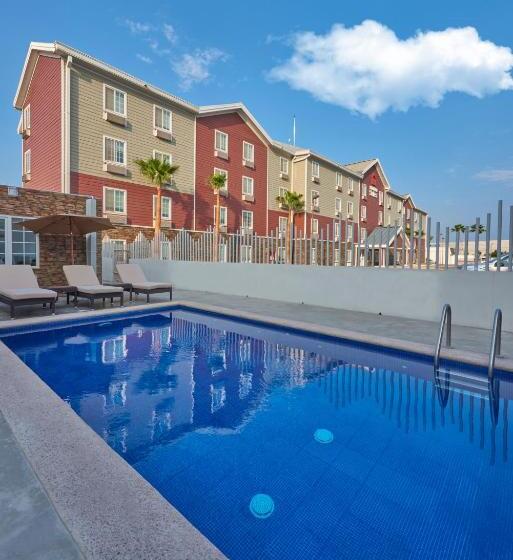 Extended Suites Monterrey Aeropuerto