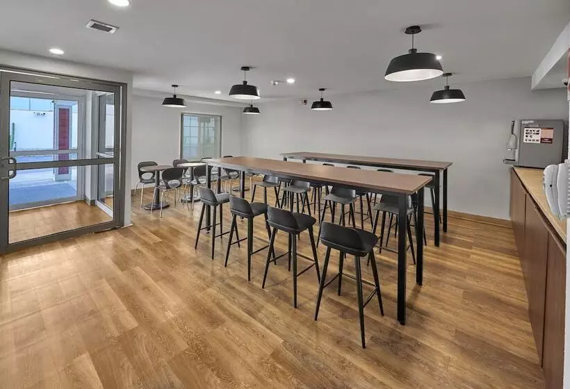 Extended Suites Monterrey Aeropuerto