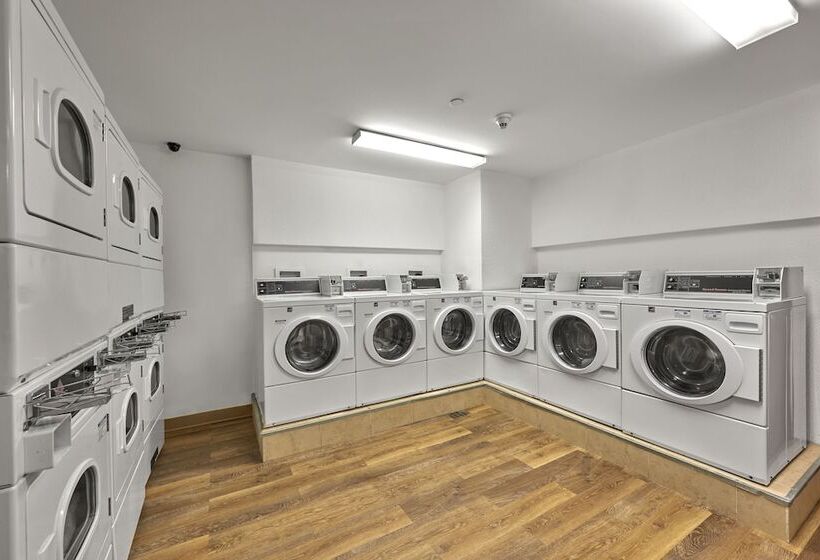 Extended Suites Monterrey Aeropuerto