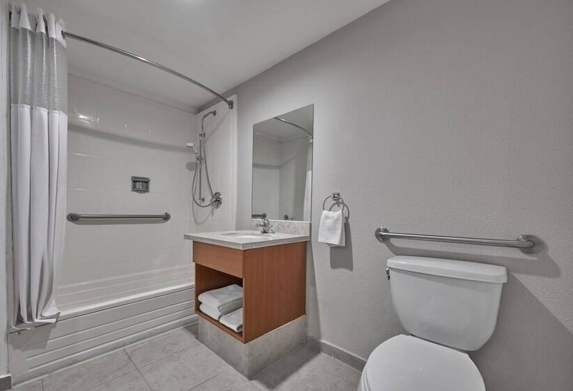 Extended Suites Monterrey Aeropuerto