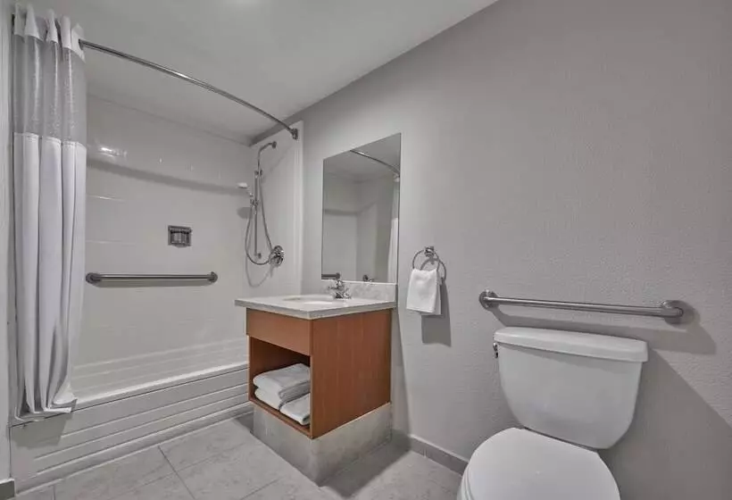 Extended Suites Monterrey Aeropuerto