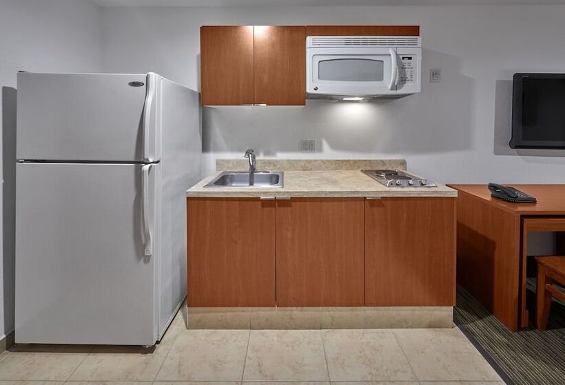 Extended Suites Monterrey Aeropuerto