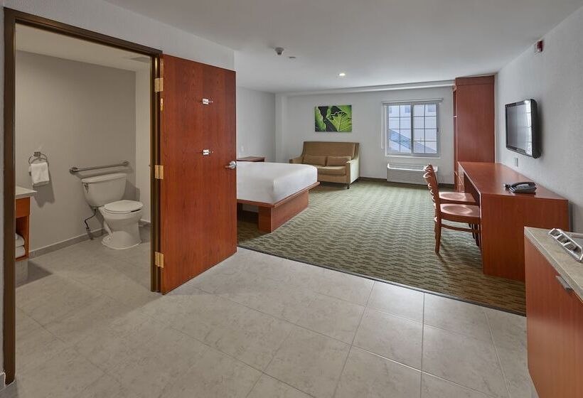 Extended Suites Monterrey Aeropuerto