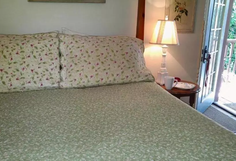 Hidden Springs Bed And Breakfast