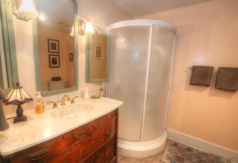 Hidden Springs Bed And Breakfast