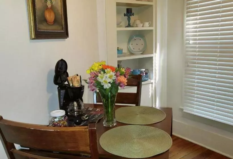 Hidden Springs Bed And Breakfast