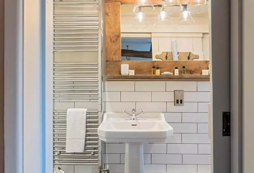 Holly Lodge Boutique B&b