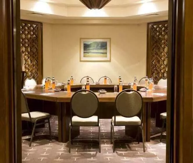 호텔 Black Mountain Leisure & Conference