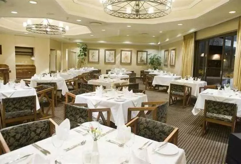 호텔 Black Mountain Leisure & Conference