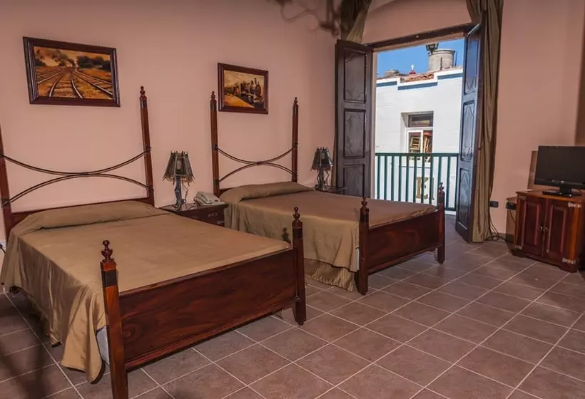 هتل Camino De Hierro