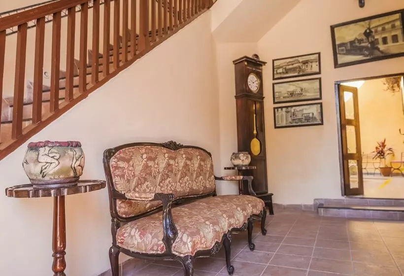 هتل Camino De Hierro