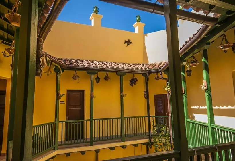 هتل Camino De Hierro