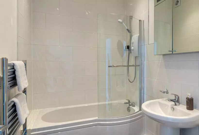 فندق The Craven Heifer Addingham