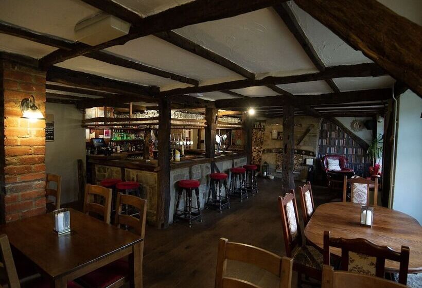 فندق The Heath Inn