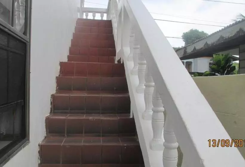 هتل Tropical Breeze Vacation Home And Apartments