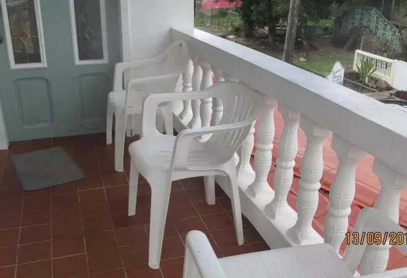 هتل Tropical Breeze Vacation Home And Apartments