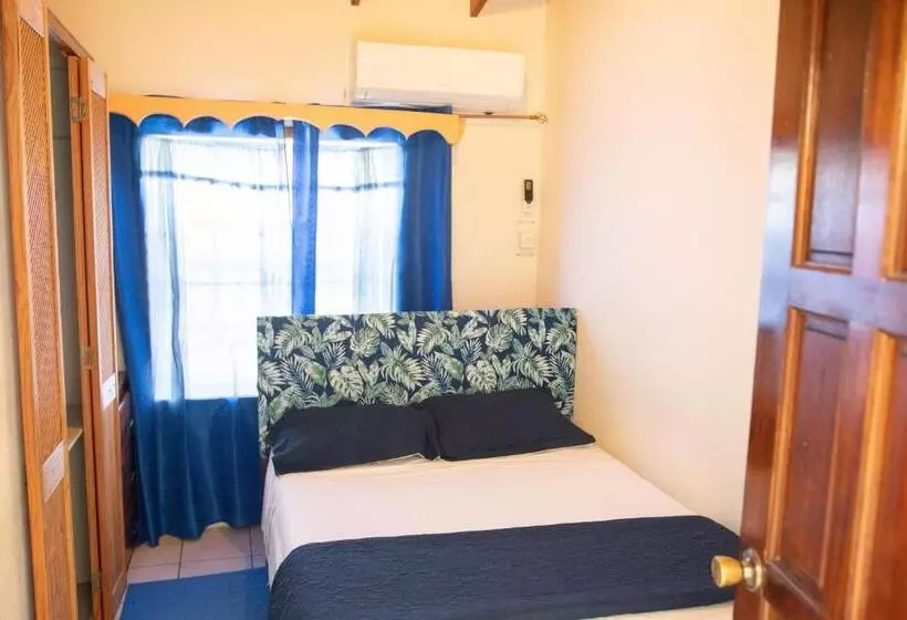 هتل Tropical Breeze Vacation Home And Apartments