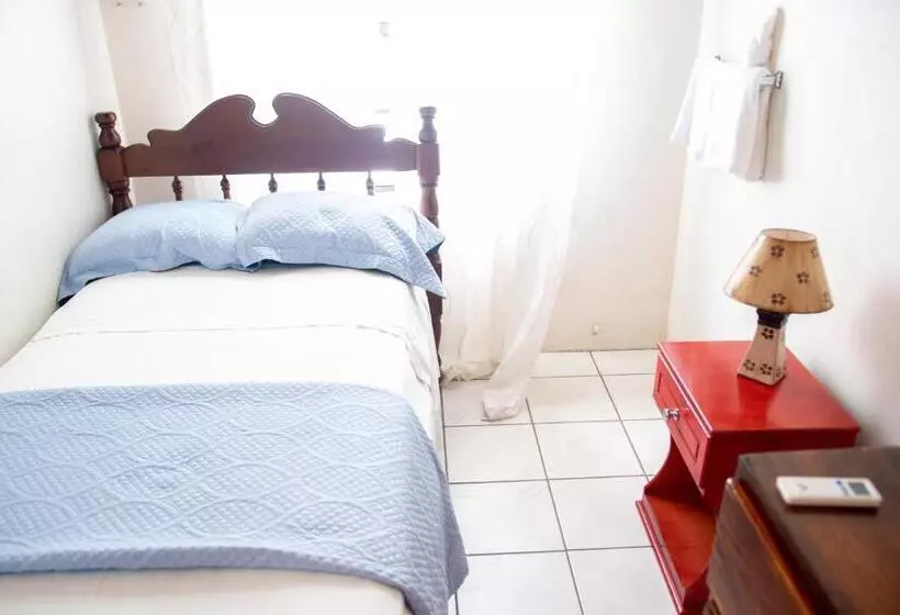 هتل Tropical Breeze Vacation Home And Apartments