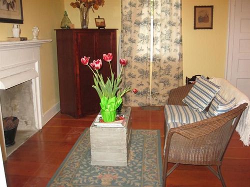 Magnolia Cottage Bed And Breakfast