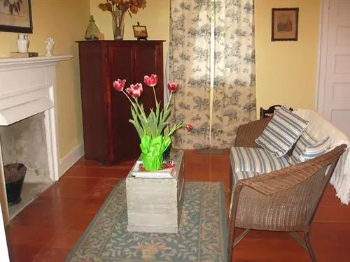 Magnolia Cottage Bed And Breakfast