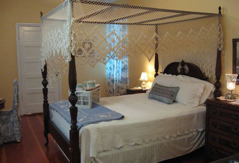 Magnolia Cottage Bed And Breakfast