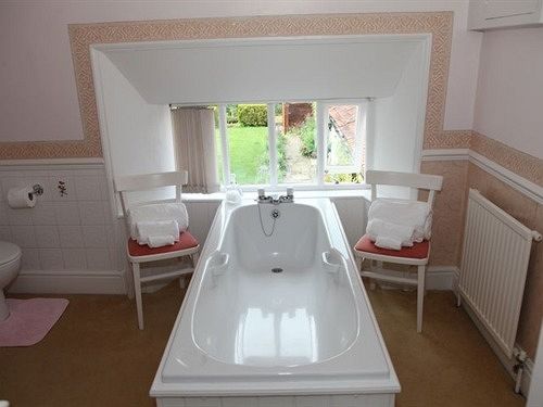 بنسيون Burnley House