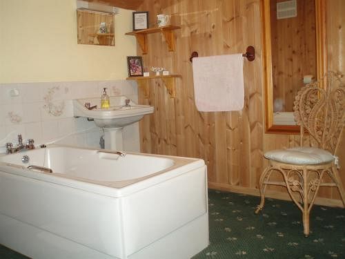 بنسيون Burnley House