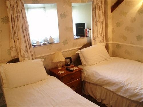 بنسيون Burnley House