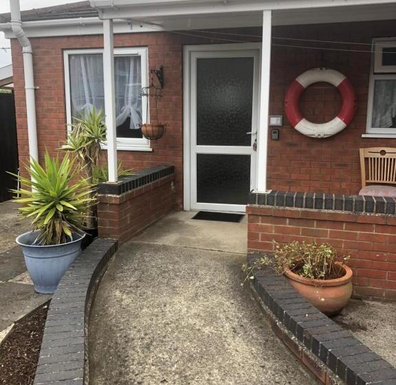 بنسيون Clarendon Lodge   Accommodation Only