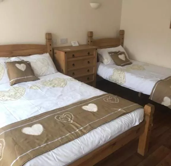 Pensão Clarendon Lodge   Accommodation Only