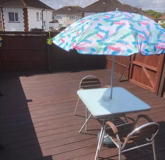 Pensão Clarendon Lodge   Accommodation Only