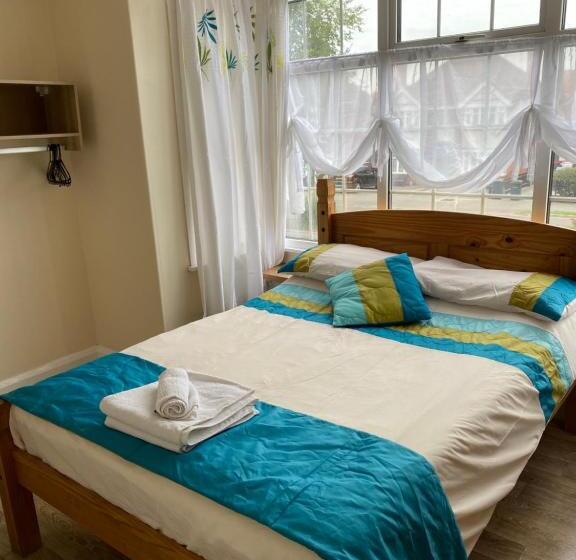 بنسيون Clarendon Lodge   Accommodation Only