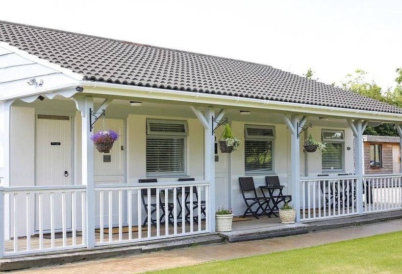 بنسيون Henley Boutique Lodges