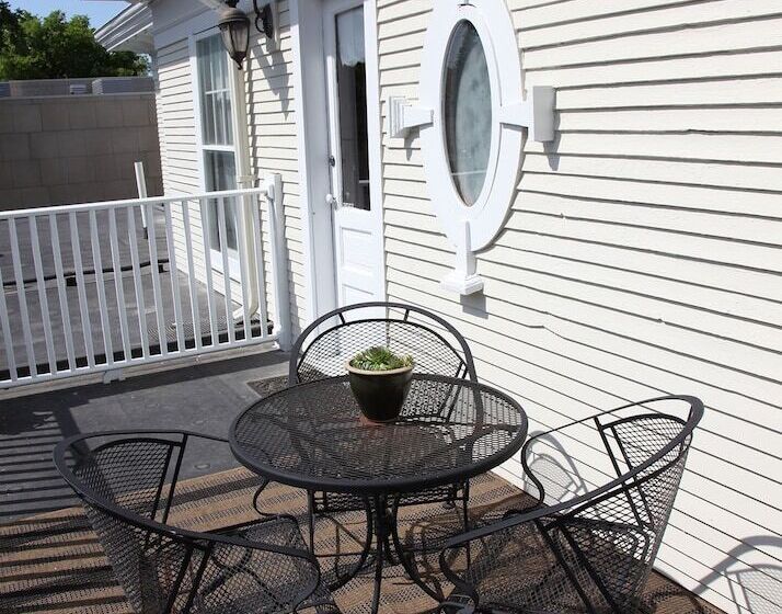 The Decker House Bed & Breakfast