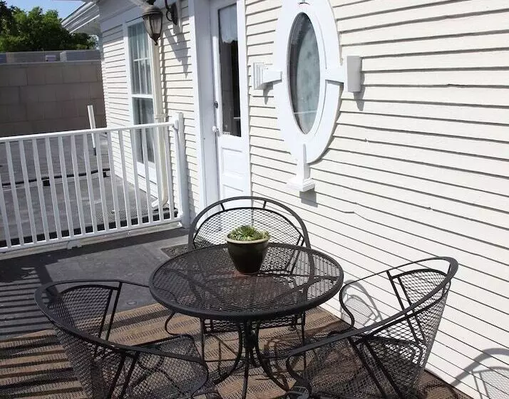 The Decker House Bed & Breakfast